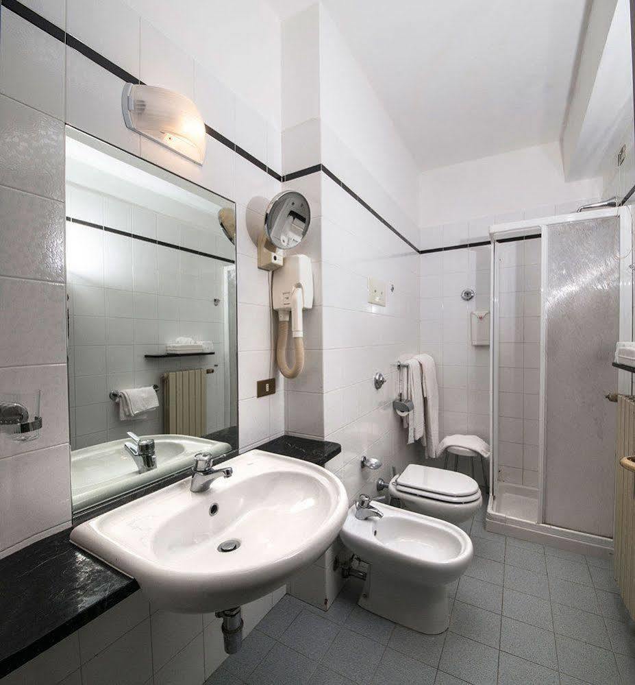 Albergo Moderno Lovere Bagian luar foto
