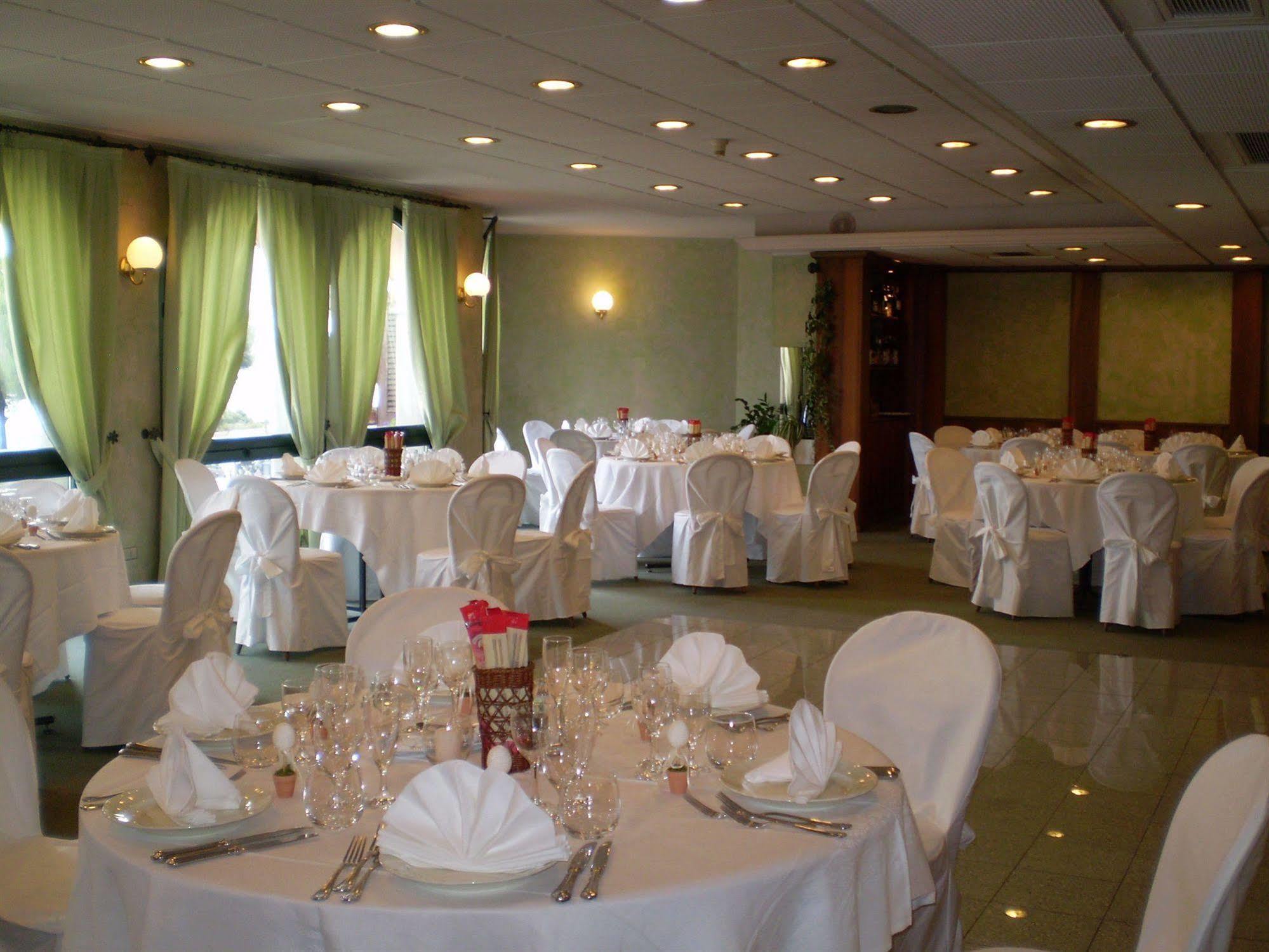 Albergo Moderno Lovere Bagian luar foto